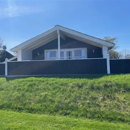 Holiday home Yvette - 150m From The Sea In Ne Jutland By Interhome